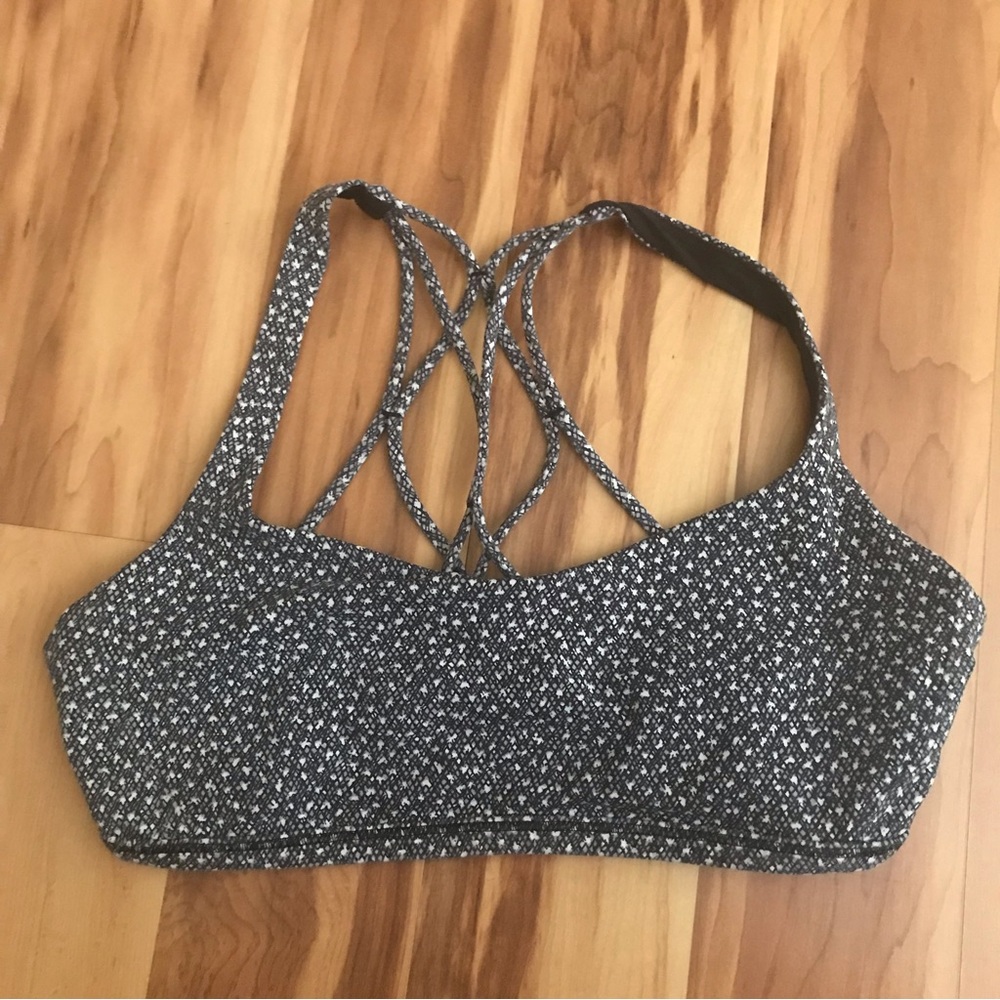 Lululemon sports bra